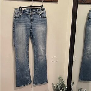 INC  Women's Classic Blue Boot Cut Jeans curvy fit size 6 pre loved